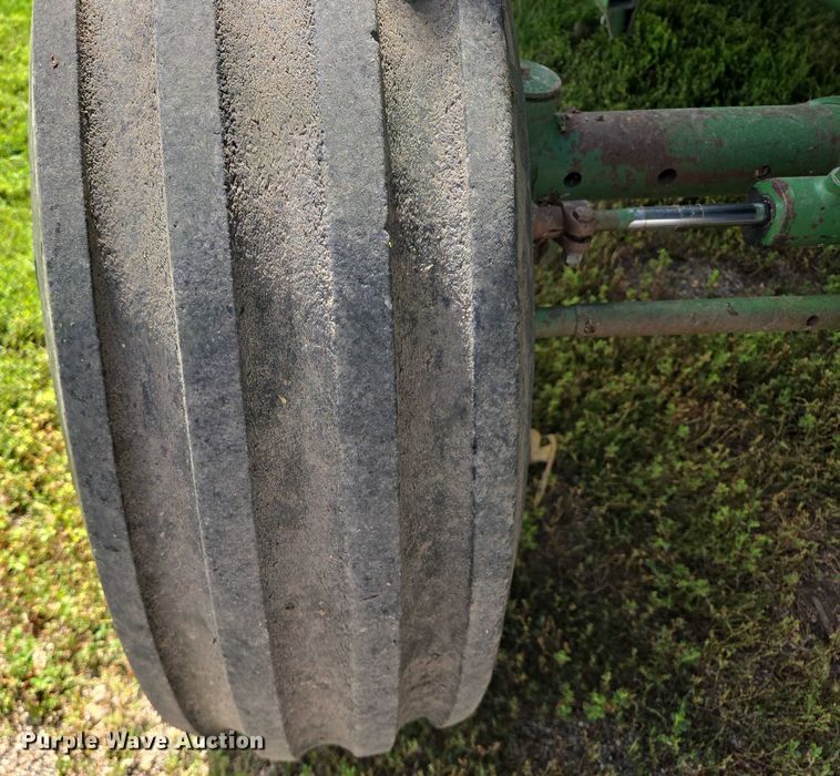 image for item EB1014 1983 John Deere Turbo 6620  combine