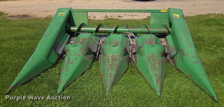 image for item EB1014 1983 John Deere Turbo 6620  combine