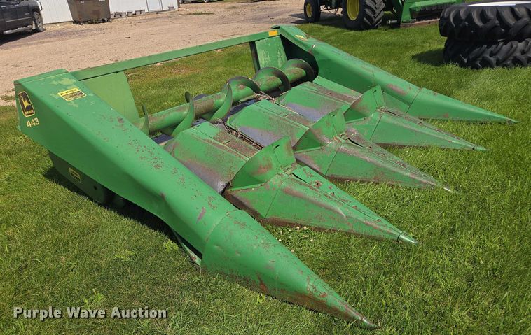 image for item EB1014 1983 John Deere Turbo 6620  combine