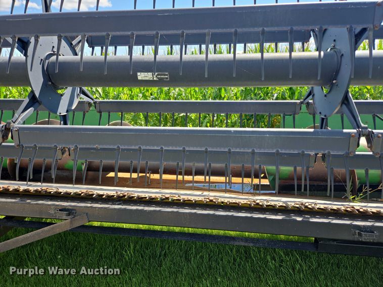 image for item EB1014 1983 John Deere Turbo 6620  combine