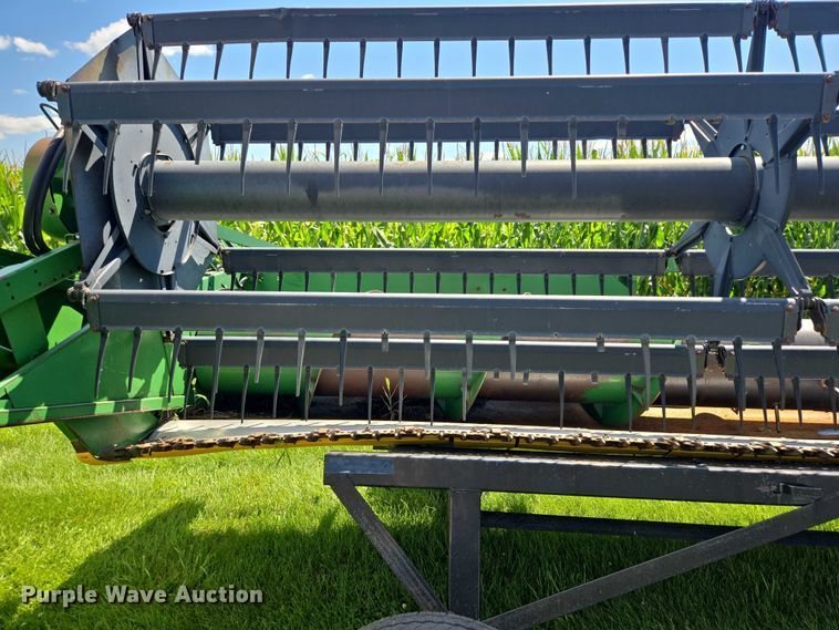 image for item EB1014 1983 John Deere Turbo 6620  combine