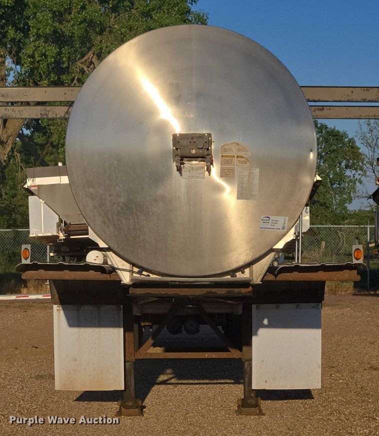 image for item EB1017 1992 Walker tank trailer