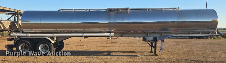 image for item EB1017 1992 Walker tank trailer