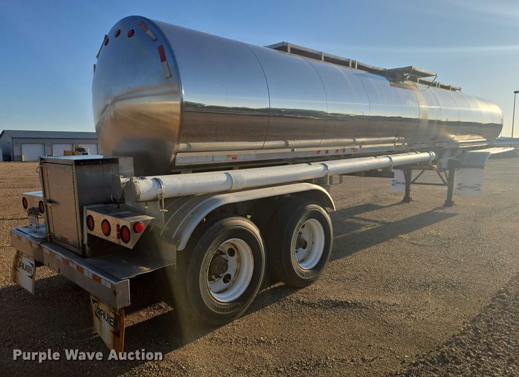 image for item EB1017 1992 Walker tank trailer