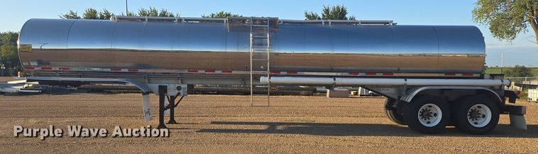 image for item EB1017 1992 Walker tank trailer