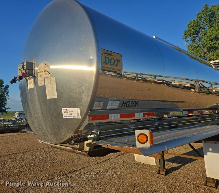 image for item EB1017 1992 Walker tank trailer