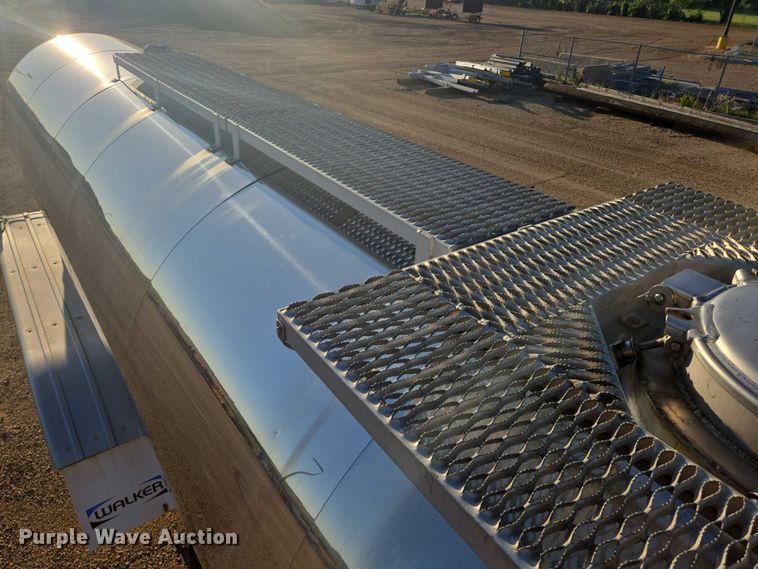 image for item EB1017 1992 Walker tank trailer