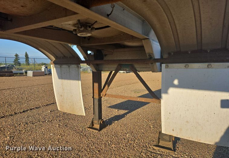 image for item EB1017 1992 Walker tank trailer