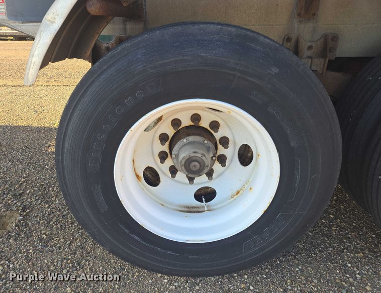 image for item EB1017 1992 Walker tank trailer