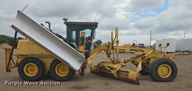 image for item EB1019 2000 Komatsu GD650A motor grader