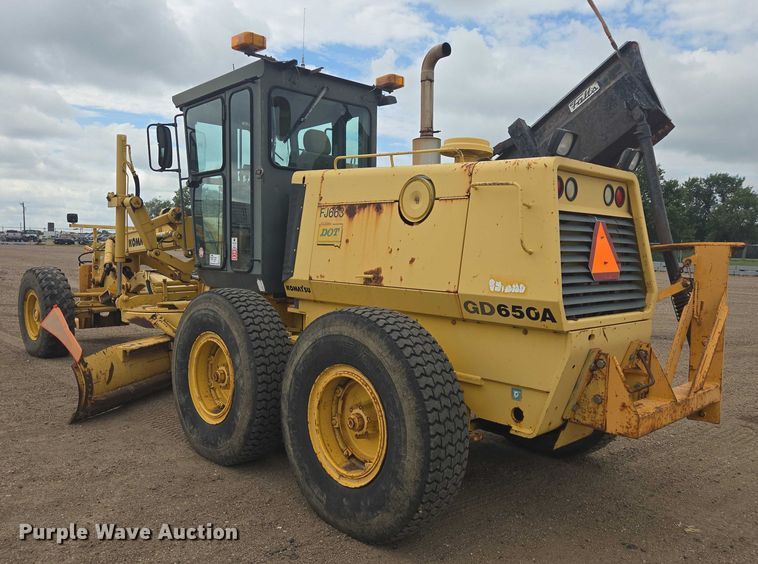image for item EB1019 2000 Komatsu GD650A motor grader