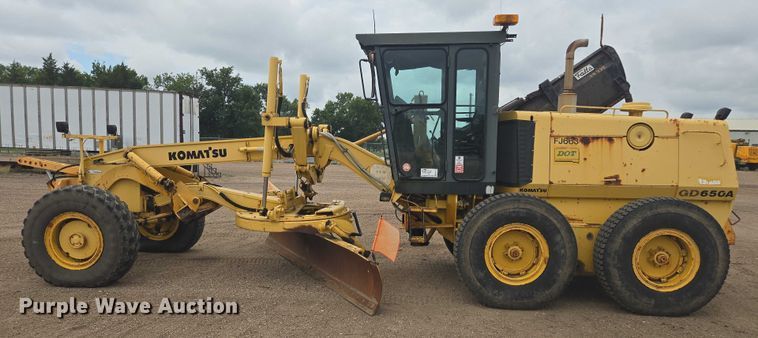 image for item EB1019 2000 Komatsu GD650A motor grader