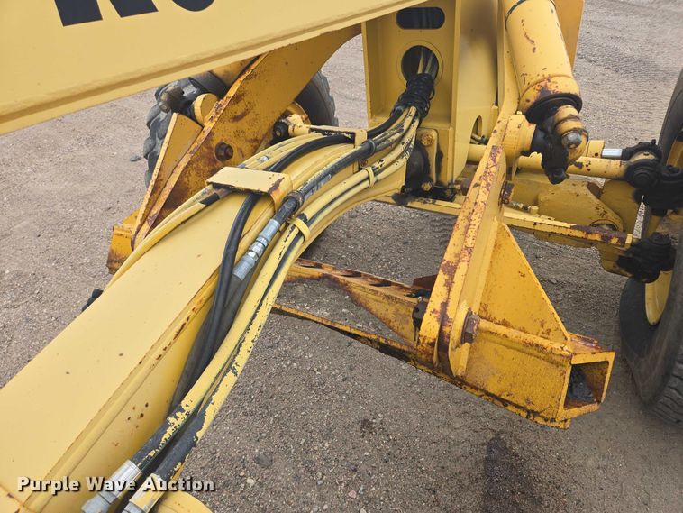 image for item EB1019 2000 Komatsu GD650A motor grader