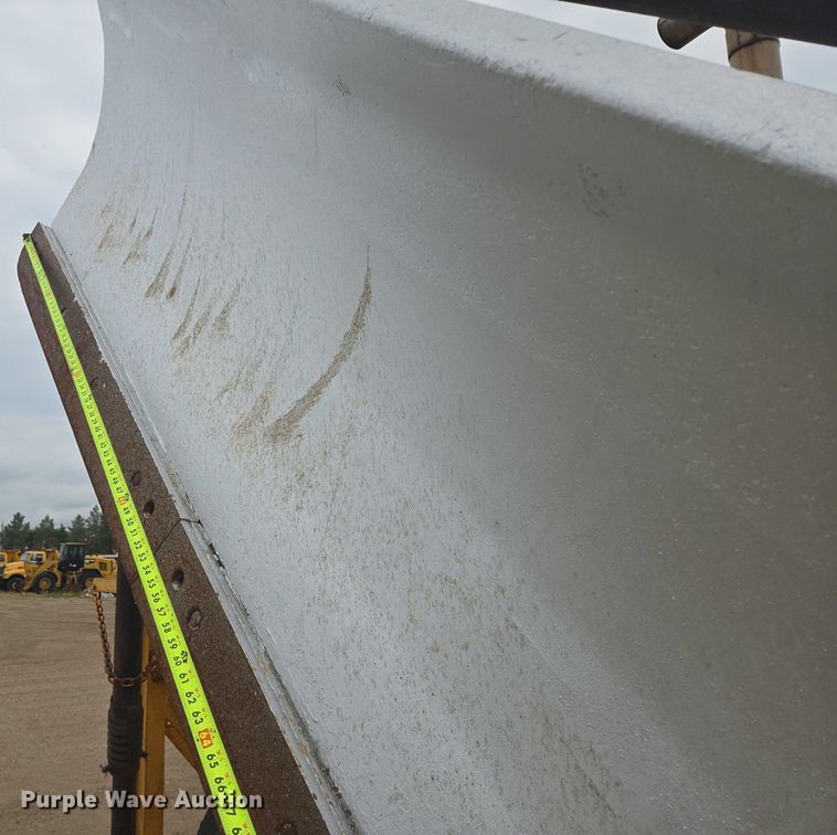 image for item EB1019 2000 Komatsu GD650A motor grader