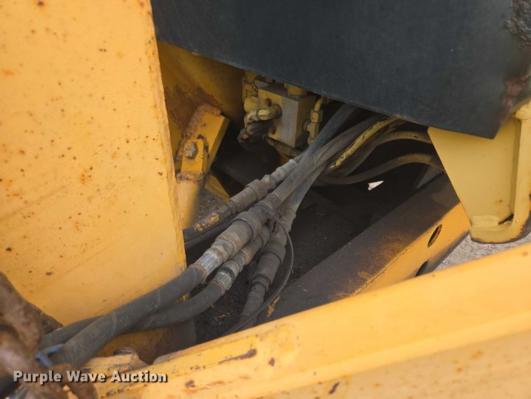 image for item EB1019 2000 Komatsu GD650A motor grader