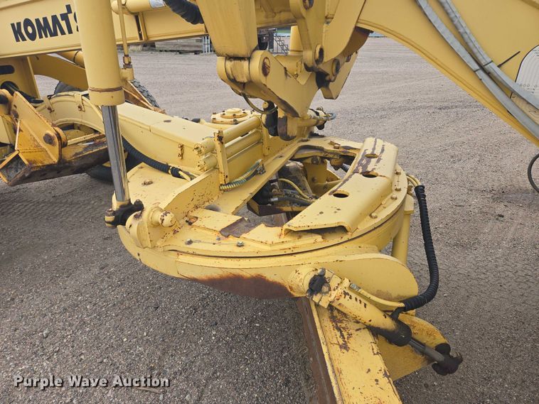 image for item EB1019 2000 Komatsu GD650A motor grader