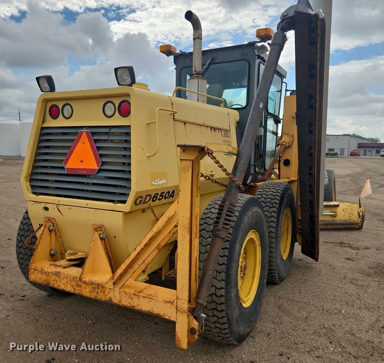 image for item EB1019 2000 Komatsu GD650A motor grader