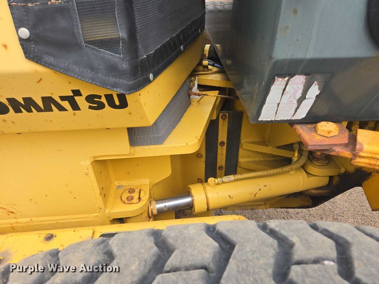 image for item EB1019 2000 Komatsu GD650A motor grader