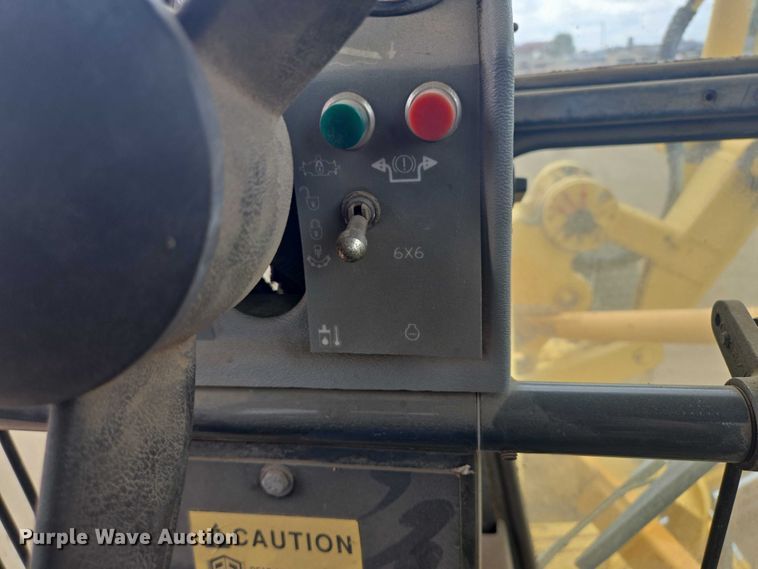 image for item EB1019 2000 Komatsu GD650A motor grader