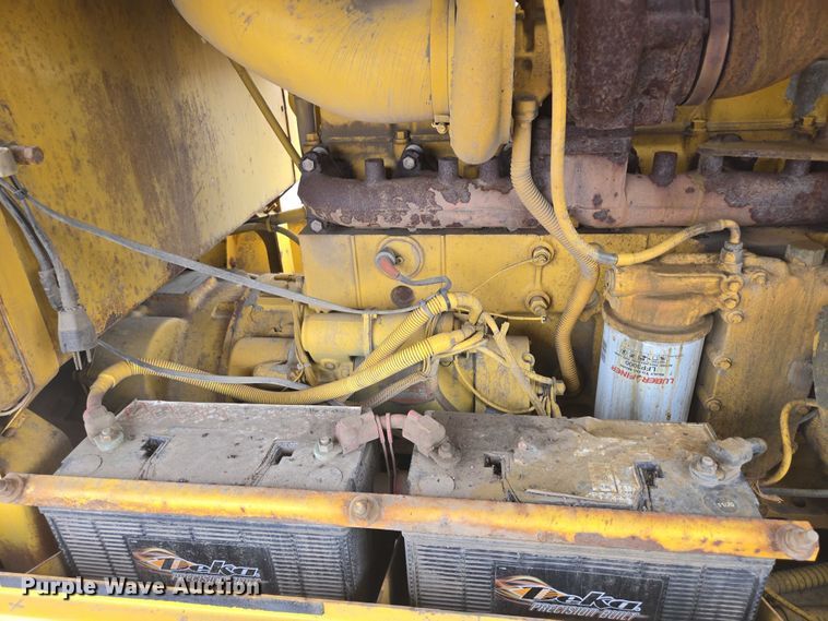 image for item EB1019 2000 Komatsu GD650A motor grader