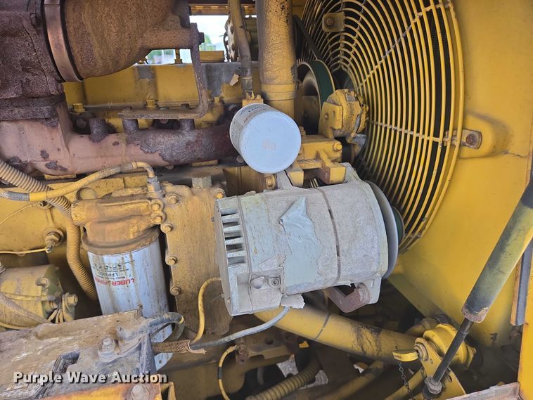 image for item EB1019 2000 Komatsu GD650A motor grader