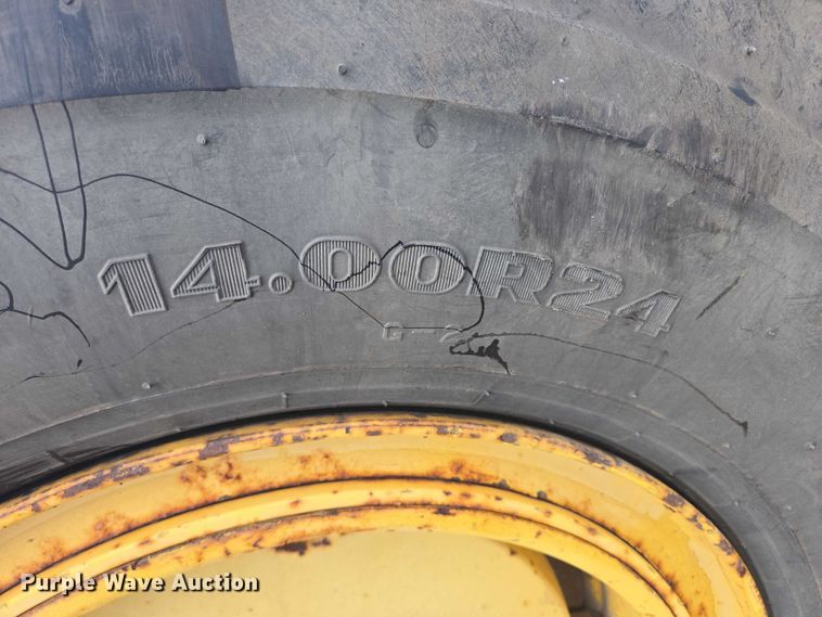 image for item EB1019 2000 Komatsu GD650A motor grader