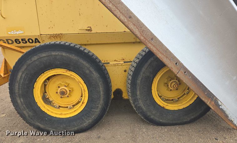 image for item EB1019 2000 Komatsu GD650A motor grader