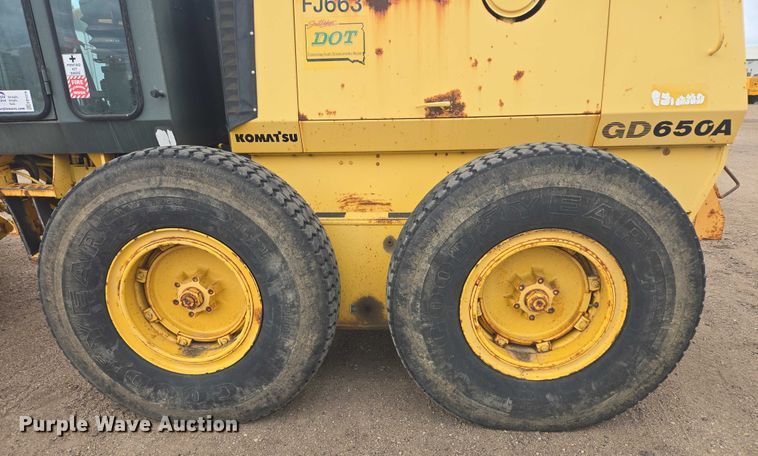 image for item EB1019 2000 Komatsu GD650A motor grader