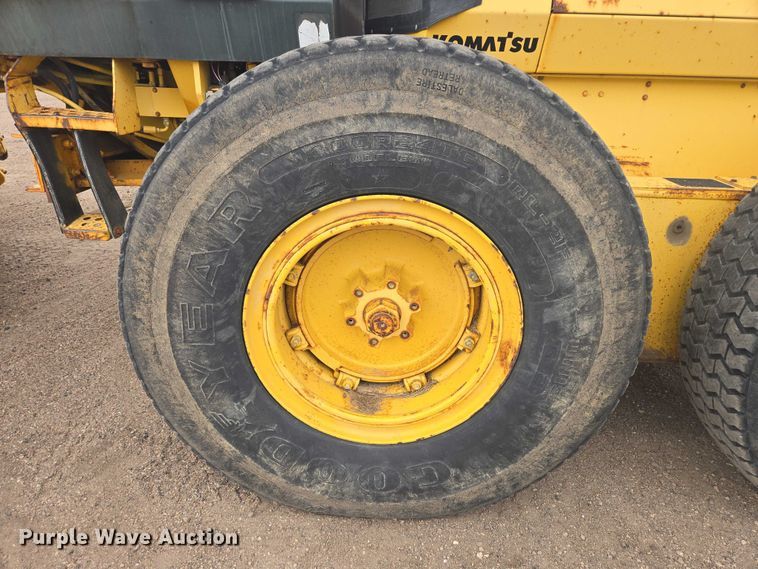 image for item EB1019 2000 Komatsu GD650A motor grader