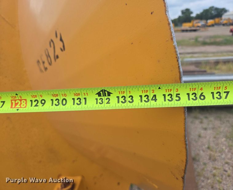 image for item EB1019 2000 Komatsu GD650A motor grader