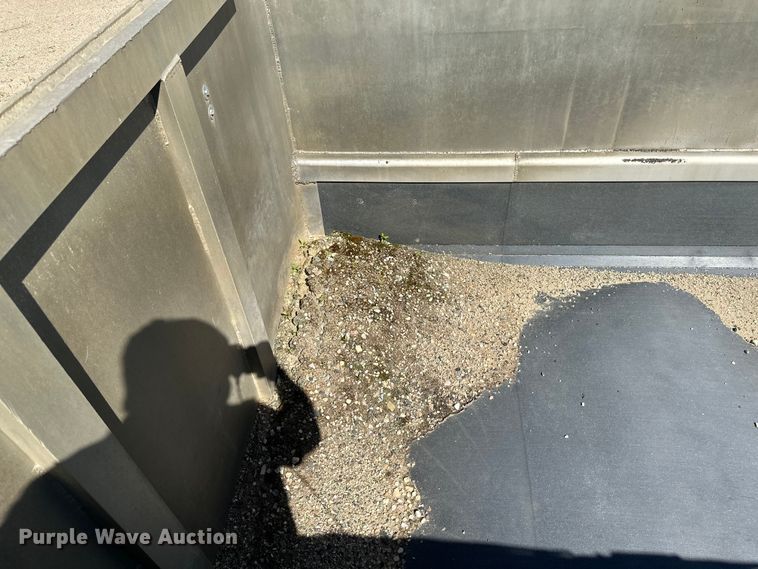 image for item EB2905 1994 Clement end dump pup trailer