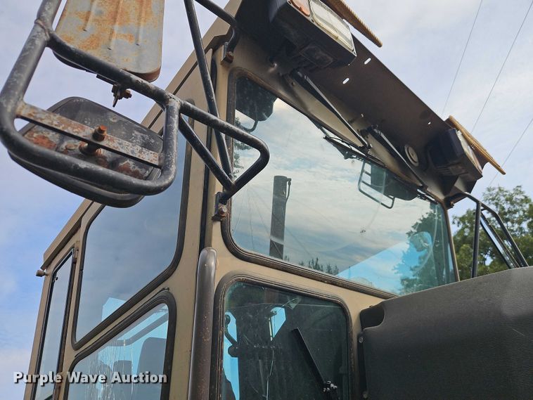 image for item EB8271 2000 Champion 720A VHP motor grader