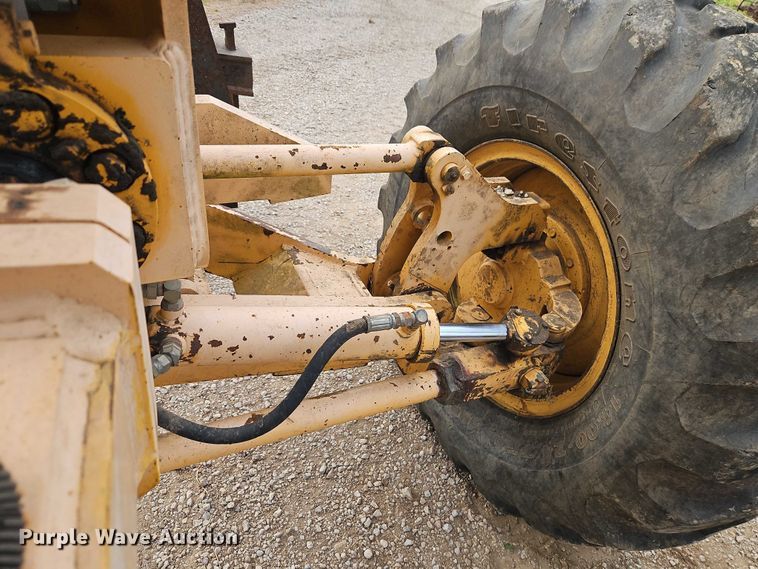 image for item EB8271 2000 Champion 720A VHP motor grader