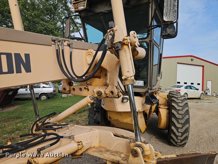image for item EB8271 2000 Champion 720A VHP motor grader