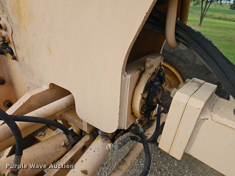 image for item EB8271 2000 Champion 720A VHP motor grader