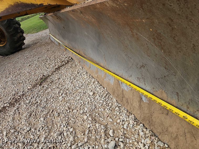 image for item EB8271 2000 Champion 720A VHP motor grader