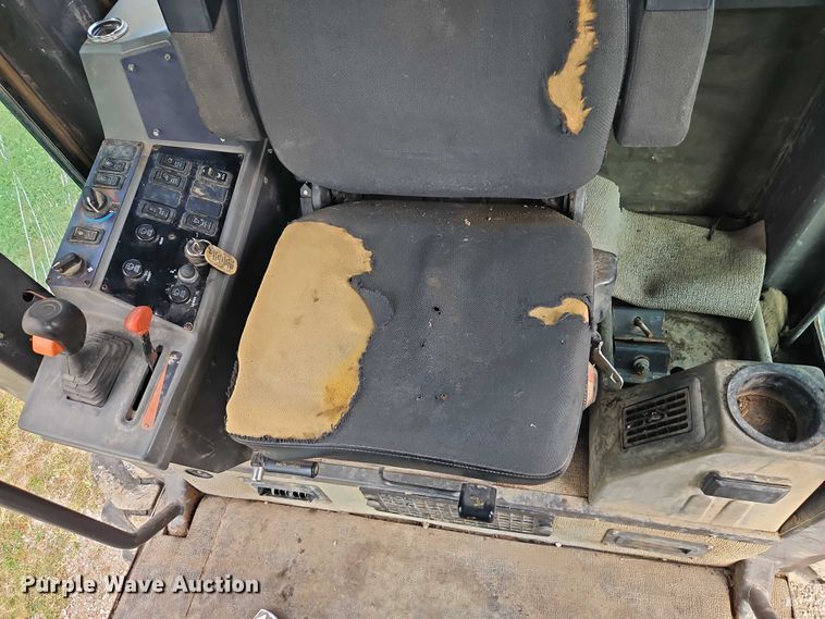 image for item EB8271 2000 Champion 720A VHP motor grader