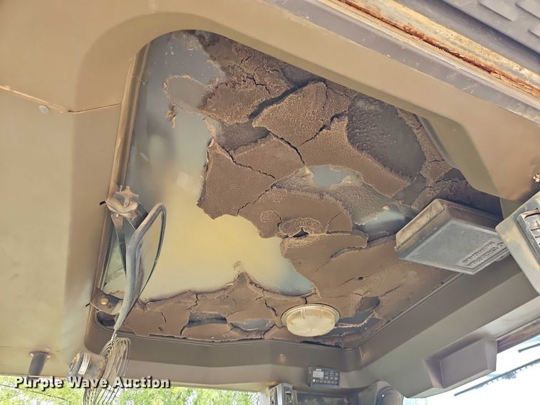 image for item EB8271 2000 Champion 720A VHP motor grader