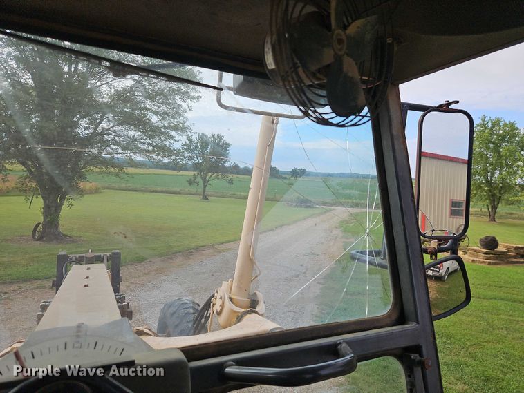 image for item EB8271 2000 Champion 720A VHP motor grader