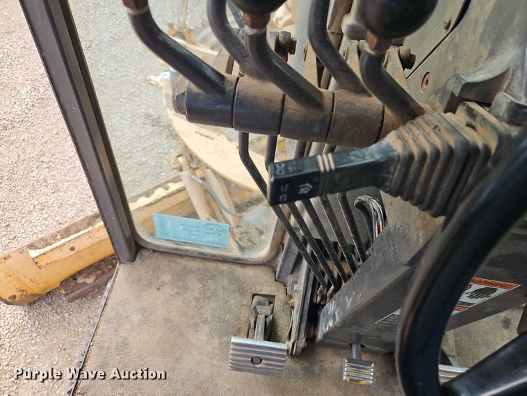 image for item EB8271 2000 Champion 720A VHP motor grader