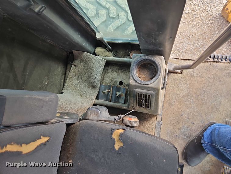 image for item EB8271 2000 Champion 720A VHP motor grader