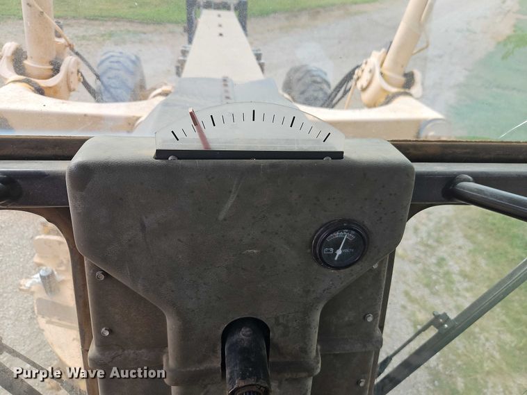 image for item EB8271 2000 Champion 720A VHP motor grader