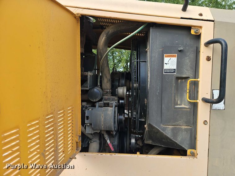 image for item EB8271 2000 Champion 720A VHP motor grader