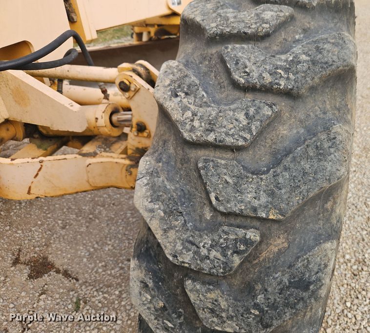 image for item EB8271 2000 Champion 720A VHP motor grader