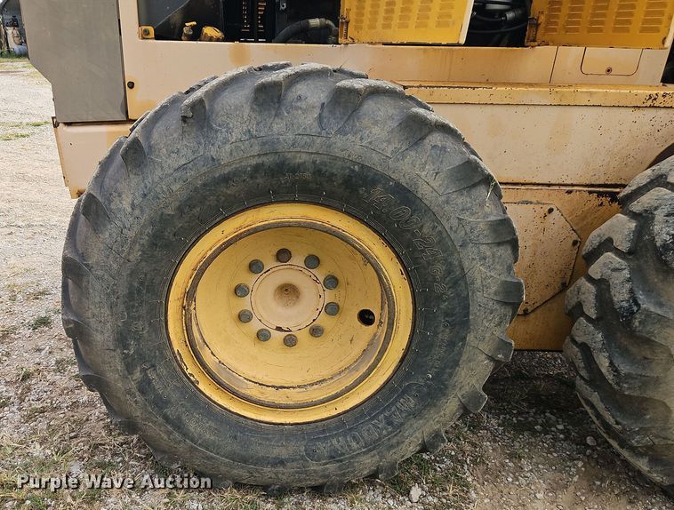 image for item EB8271 2000 Champion 720A VHP motor grader
