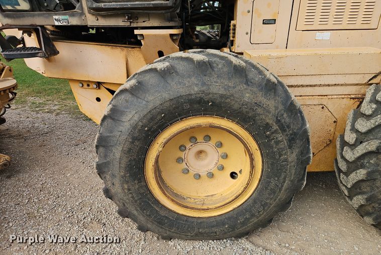 image for item EB8271 2000 Champion 720A VHP motor grader