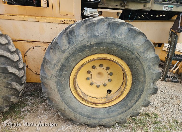 image for item EB8271 2000 Champion 720A VHP motor grader