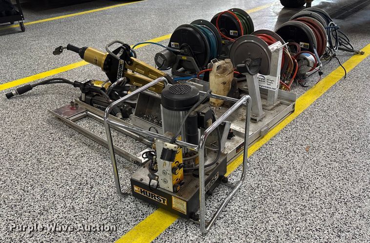 image for item EC4398 jaws of life rescue tools