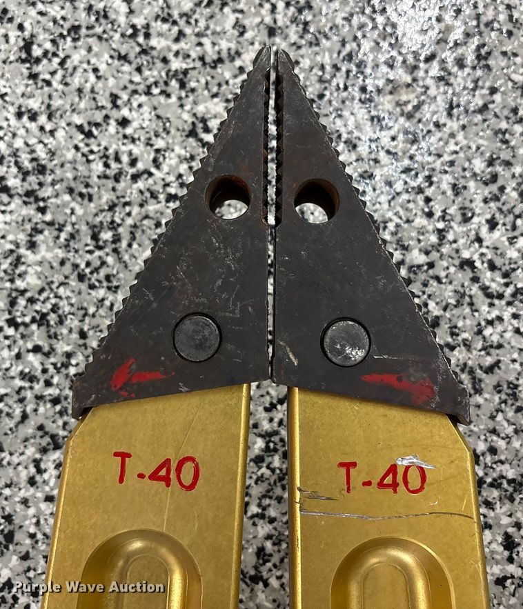 image for item EC4398 jaws of life rescue tools