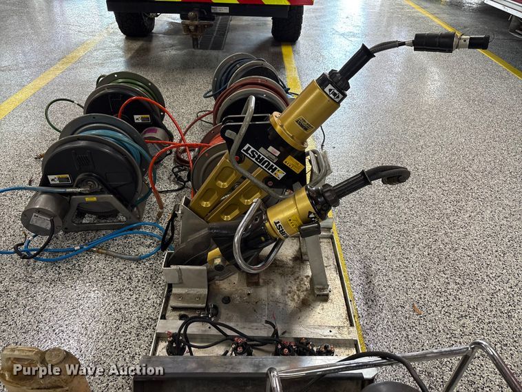 image for item EC4398 jaws of life rescue tools